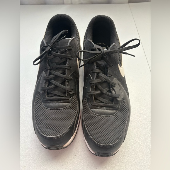 Nike Other - Nike Men's Excee Air Max‎ Black and White Sneakers